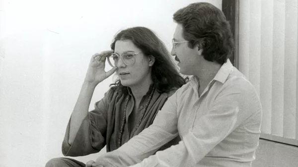 Η Μαρία Φαραντούρη και ο Zülfü Livaneli τραγουδούν για την αλληλεγγύη των λαών