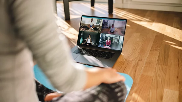 Δωρεάν διαδικτυακά εργαστήρια από το πρόγραμμα "Είσαι γυναίκα. Είσαι δύναμη"