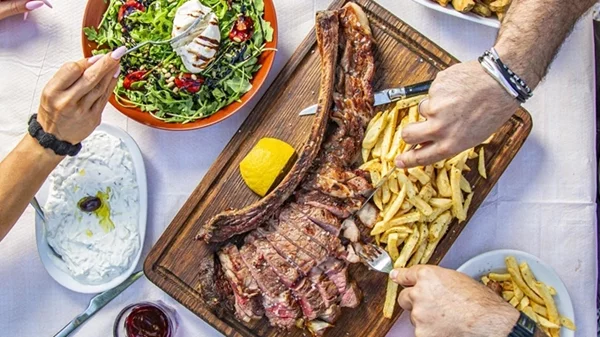 Οι οff-Broadway ταράτσες, κήποι και μαγαζιά της Αθήνας για γλυκό καλοκαίρι