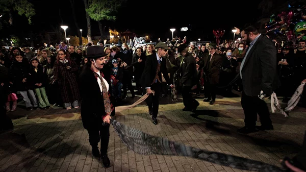 Αποκριάτικο ξεφάντωμα στην Κεντρική Πλατεία με τους πολιτιστικούς και μουσικοχορευτικούς συλλόγους του Χαλανδρίου