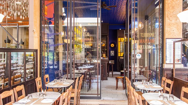 Στο "Ouzeri by Papaioannou" για θαλασσινό τσιμπολόι με χάζι