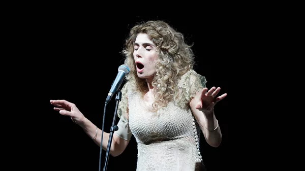 Η Γερμανική Ευαγγελική Εκκλησία Αθηνών θα φιλοξενήσει την Κλυταιμνήστρα-Σοφία Χιλλ