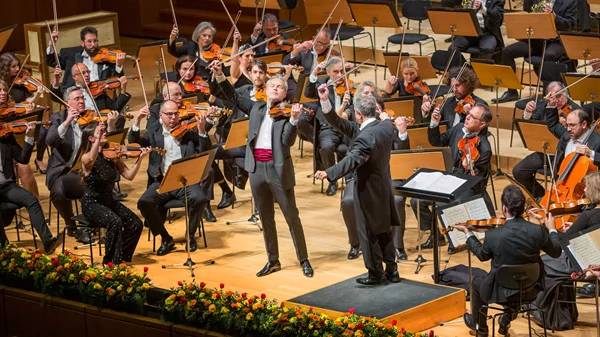 Διάσημοι Ρώσοι σολίστ (Ρέπιν, Πλετνιόφ) σε επετειακές συναυλίες μιας θαλερής …80χρονης ΚΟΑ!