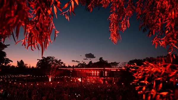 Το Gardens of Babylon πάρτι για πρώτη φορά στην Αθήνα