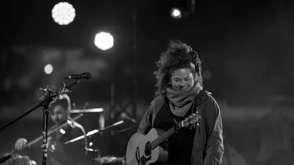 Η Ματούλα Ζαμάνη σε μια one-off αθηναϊκή συναυλία