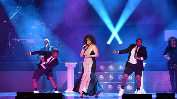 "The Greatest Love of All": Μια βραδιά αφιερωμένη στη Γουίτνεϊ Χιούστον