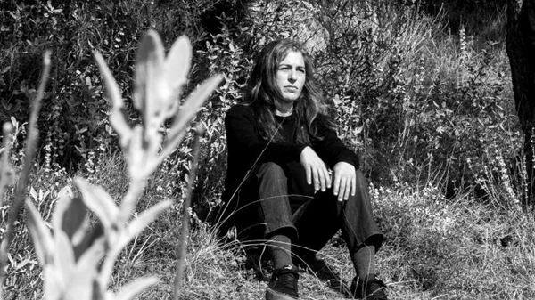 Ίρις Καραγιάν: "Ο χώρος για πειραματισμό, καλλιτεχνική έρευνα και νέα δημιουργία συνεχώς συρρικνώνεται"