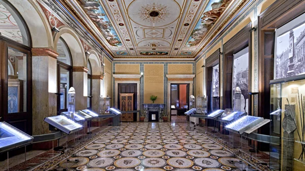 Νέα έκθεση με πάνω από 700 αντικείμενα στο Νομισματικό Μουσείο: Διαβάζοντας την ιστορία του ’21 μέσα από μεταλλικές κόπιες