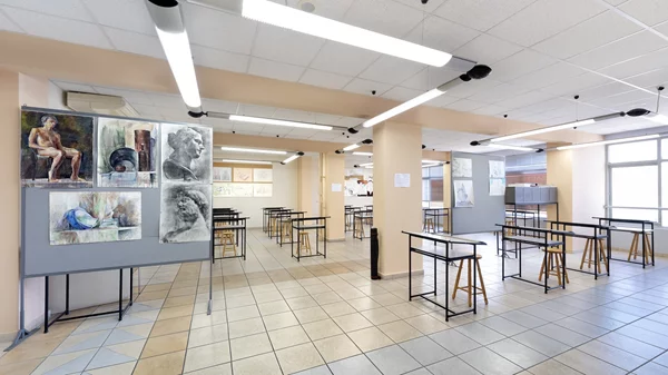 Ανακάλυψε τη μαγεία των εικαστικών τεχνών στο Κέντρο Τεχνών Πλάκα