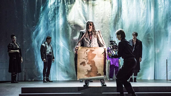 "Βασιλιάς Ληρ": Μια παράσταση για το πώς λειτουργεί η κεφαλή μιας μεγάλης εγκληματικής οργάνωσης