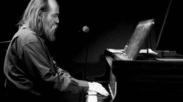 O πρωτοπόρος της "συνεχούς μουσικής" Lubomyr Melnyk στο Μέγαρο