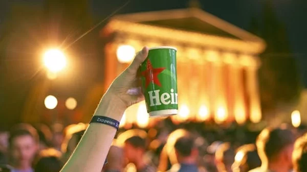 Η Heineken παρουσιάζει την καμπάνια "Τις καλύτερες στιγμές τις ζεις, δεν τις βλέπεις στην οθόνη"