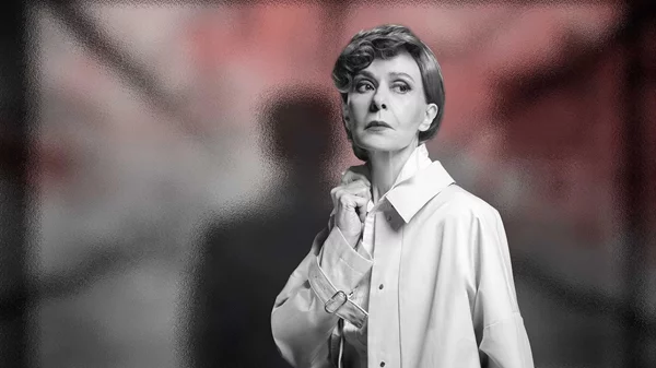 Τα χίλια πρόσωπα της Κάτιας Δανδουλάκη