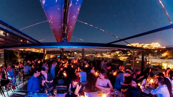 Στο Couleur Locale το fun συναντά τις eating and drinking δημιουργίες με τοπικό ελληνικό χρώμα