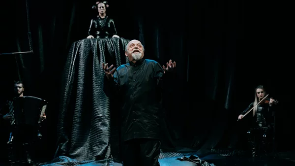 "Περλιμπλίν και Μπελίσα": Δείτε στο Πορεία το ερωτικό αλληλούια του Λόρκα με το αναπάντεχο φινάλε