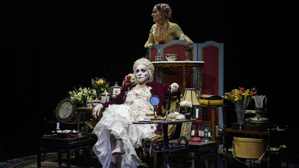 "Ντάμα Πίκα" με την Μπέττυ Αρβανίτη: Νέες φωτογραφίες και βίντεο