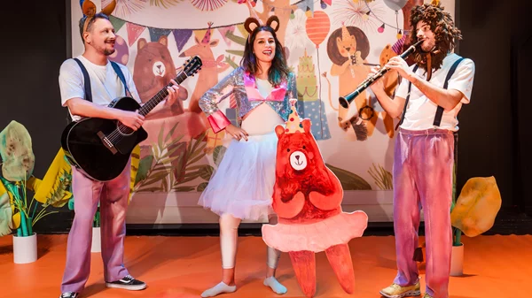 "Τα γενέθλια της Ριρίκας": Μια παιδική μουσικοθεατρική παράσταση για τη φιλία από τη Μαρία Κηλαηδόνη