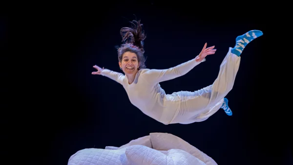 "ΝτοΝτό!": Ένα ονειρικό ταξίδι εξερεύνησης ξεκινά στην βρεφική σκηνή του θεάτρου "Τζένη Καρέζη"