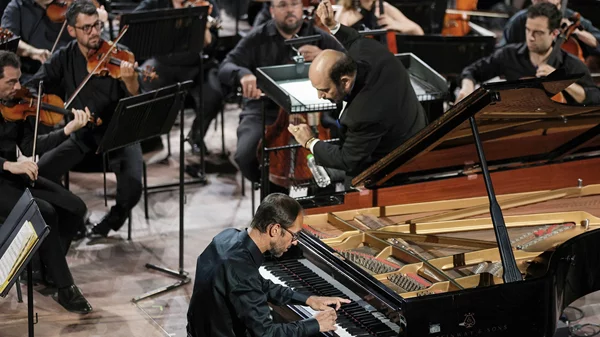 Καλομοίρης από Γουβέλη – Σοστακόβιτς και Σιμπέλιους από Μορώ & Κύτσον: δυνατές στιγμές στο φινάλε μιας εξαιρετικής σαιζόν για την Κρατική Ορχήστρα Αθηνών
