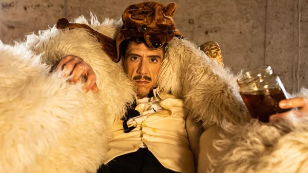 Η "Αρκούδα" του Άντον Τσέχοφ σε μια ανατρεπτική παράσταση στο "Αμφι-θέατρο"