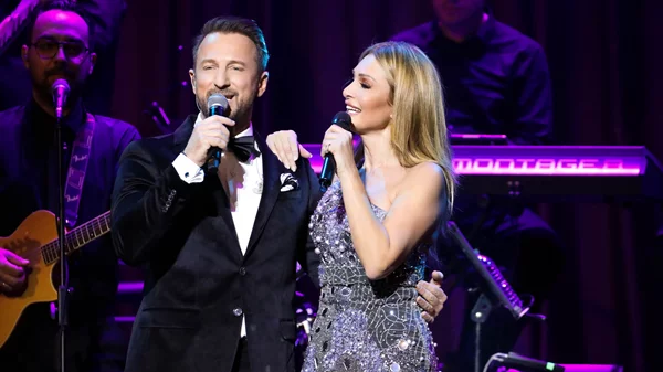 Η Νατάσα Θεοδωρίδου ανανεώνει το ραντεβού στο Παλλάς με την παράσταση "Όλα Έρωτας"