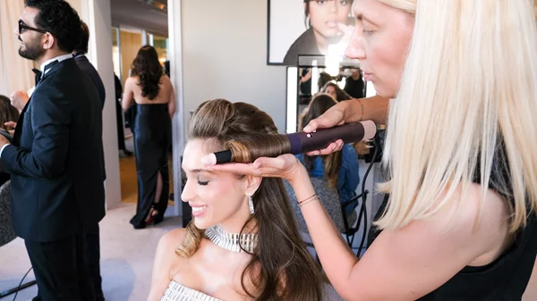 Η Dyson Beauty επιστρέφει στο Φεστιβάλ Καννών με τον Οίκο Dior