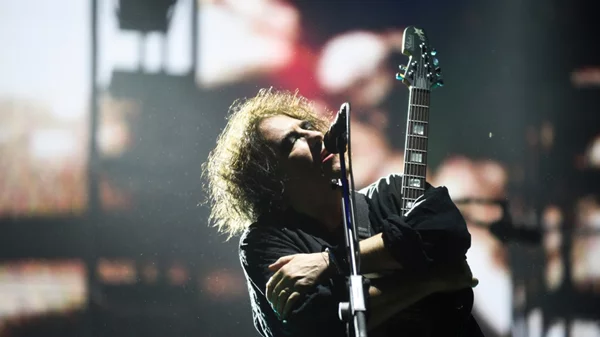 Η μεγάλη επιστροφή των Cure στην Ελλάδα είναι γεγονός