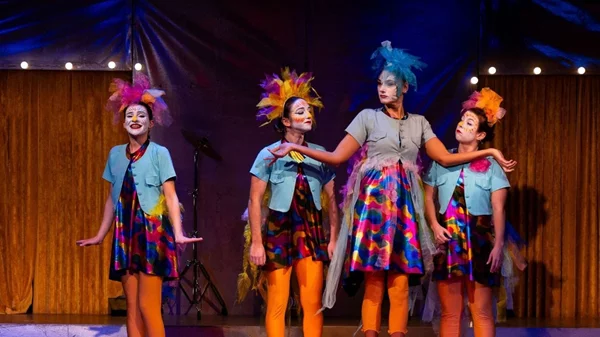 Το επιτυχημένο "Καρναβάλι των ζώων" συνεχίζεται στον Ελληνικό Κόσμο