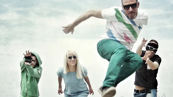 Οι MIKRO ηλεκτρίζουν ξανά αυτήν την πόλη