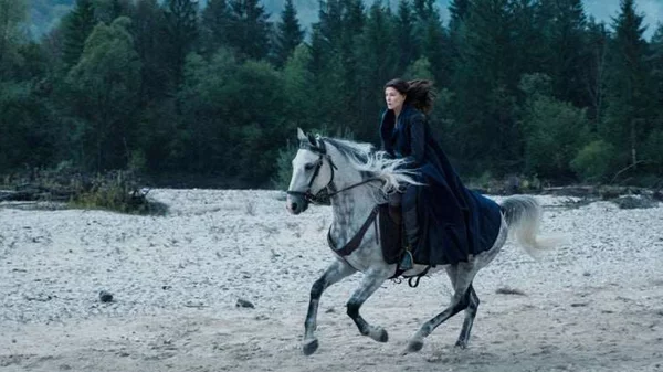 Το "Wheel of Time" δεν είναι το νέο "Game of Thrones". Είναι καλύτερο.