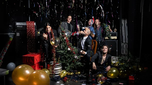 Fundracar: "Είμαστε εδώ για να συνεχίσουμε να ενοχλούμε μουσικά"