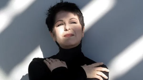 Η διεθνής σοπράνο Σόνια Θεοδωρίδου σε μια ανατρεπτική καλλιτεχνική σύμπραξη στον "Παρνασσό"