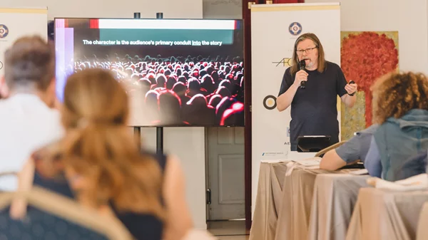 "The Owl": Το διεθνές εργαστήριο ανάπτυξης σεναρίου επιστρέφει στην Αθήνα με νέα προγράμματα και ευκαιρίες