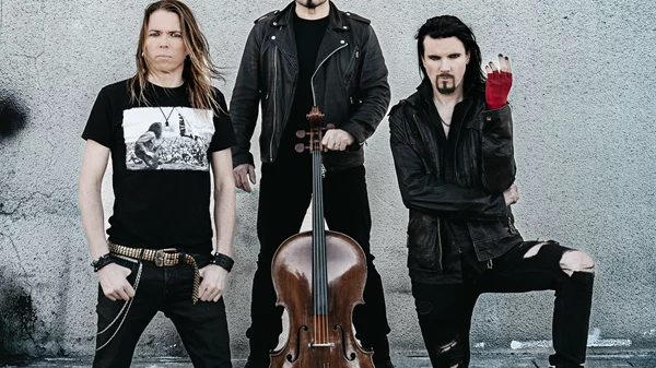 Οι Apocalyptica παίζουν Metallica στον Λυκαβηττό