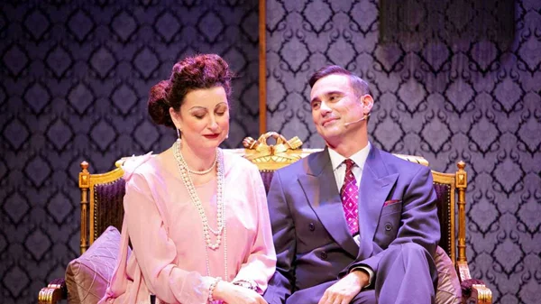 Τελευταίες παραστάσεις για την Κατερίνα Βρανά και τον Γιώργο Καπουτζίδη στο "Glorious: Η πιο φάλτσα σοπράνο που πέρασε απ' τη γη"