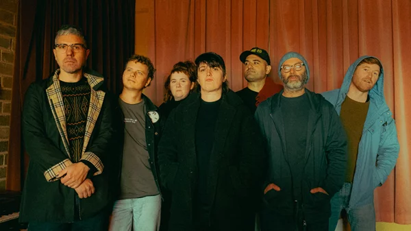 Οι Cash Savage & the Last drinks "καταλαμβάνουν" την Αρχιτεκτονική