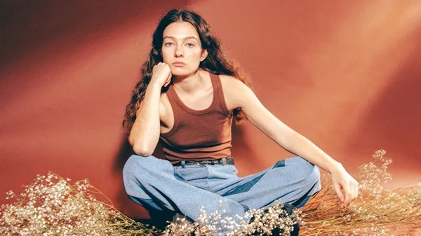 Η Αμάντα Τένφιορντ θα ανοίξει τη συναυλία των Madrugada