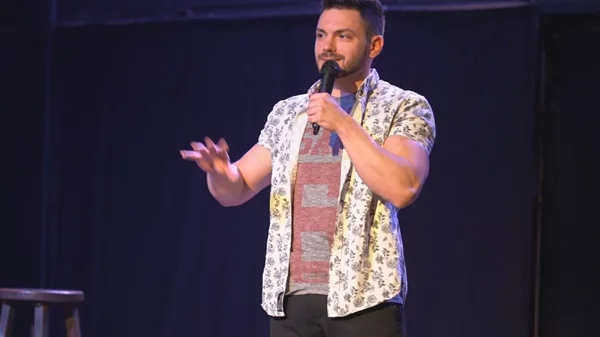 Ο Μιχάλης Σεβαστέρης έκανε τον βιγκανισμό stand-up comedy