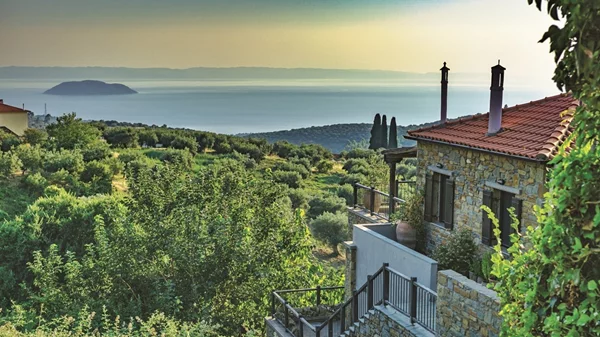 Τι θα έκανες στη Χαλκιδική αν δεν είχε παραλίες; Απίστευτα πολλά