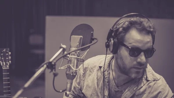 Το solo project του Θέμου Σκανδάμη επιστρέφει στο "Baumstrasse"