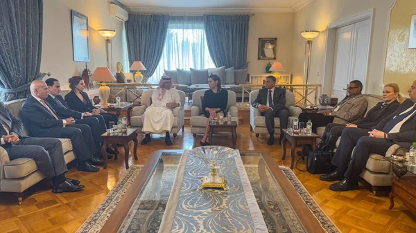 Η Όλγα Κεφαλογιάννη σε συνάντηση με Άραβες Πρέσβεις για την ενίσχυση της τουριστικής συνεργασίας