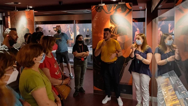 Ξεναγήσεις στη νοηματική γλώσσα στο Μουσείο Κυκλαδικής Τέχνης