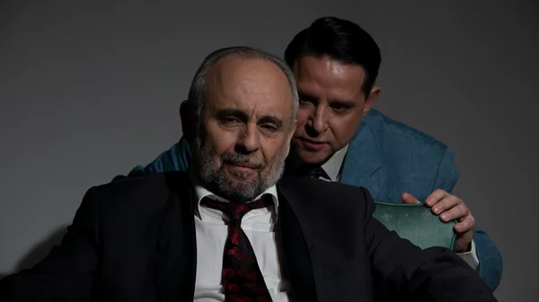 Παρατείνεται το "Σλουθ" και μετά το Πάσχα