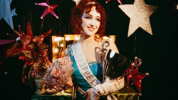 "Faces of Music": Οι Chappell Roan, Becky G και Victoria Monét πίσω από το glam