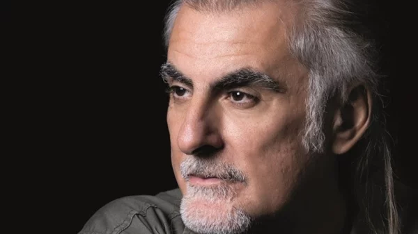 "Θ’ ανθίσουμε πάλι": Μια μεγάλη γιορτή για τα 30 χρόνια του τραγουδοποιού Φίλιππου Πλιάτσικα στο ελληνικό τραγούδι