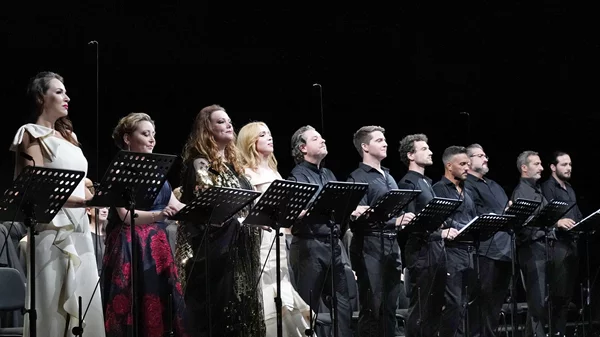 "Ταξίδι στην Ρενς" και ρεσιτάλ μπελ-κάντο στο φετινό Φεστιβάλ Όπερας Ροσσίνι: διερευνώντας δυνατότητες και όρια της ανθρώπινης φωνής