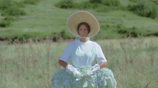 Η Σίλια Κατραλή & οι Τρία κόμμα Δεκατέσσερα μαζί με τον Γιώργο Χρανιώτη σαλπάρουν στ’ ανοιχτά της σκηνής του Faust