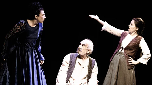 Ο διαχρονικός "Κύκλος με την κιμωλία" επιστρέφει στο Θέατρο Μοντέρνοι Καιροί