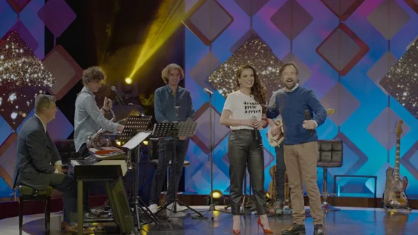 Ποιοι είναι οι καλεσμένοι που τραγουδούν "Δυνατά" παρέα με τον Κωστή Μαραβέγια;