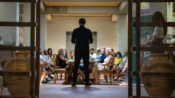 Κώστα Κρομμύδα, τι γεύση είχε το "Κρασί από τα Χείλη σου";